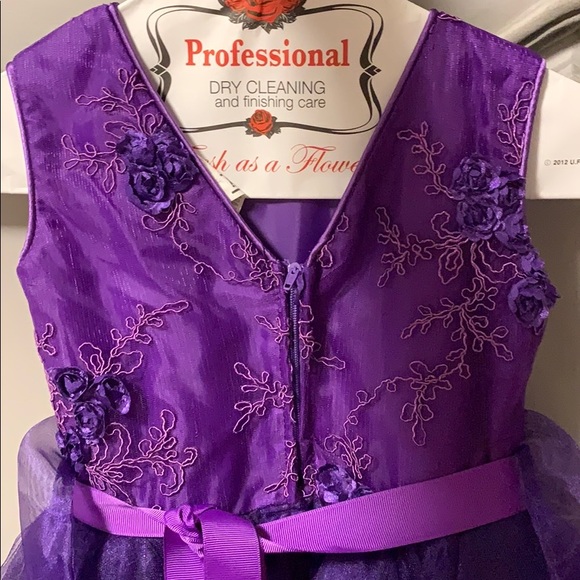 Wedding formal/ Princess Dress - Picture 4 of 5